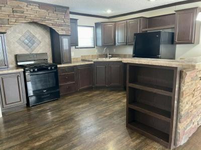 Photo 5 of 16 of home located at 250 Todd Terrace Lynwood, IL 60411