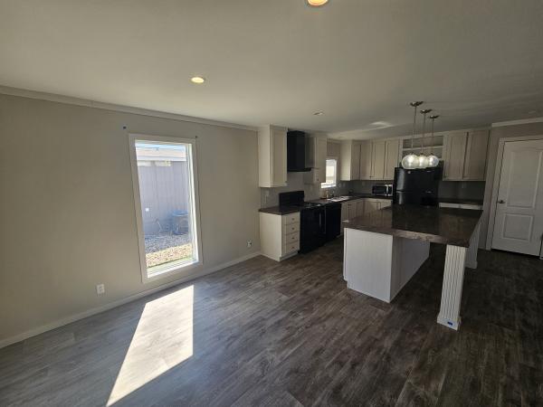 2022 Cham;ion 24CSD2860L Mobile Home