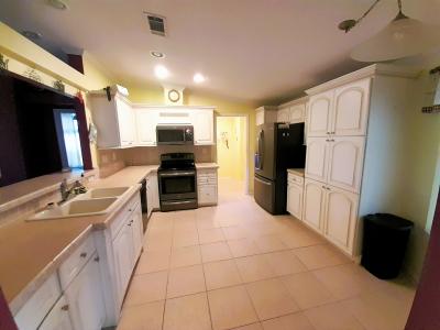 Photo 3 of 16 of home located at 3840 Ranger Pkwy Zephyrhills, FL 33541