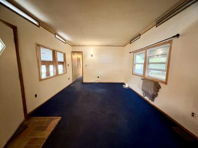Photo 5 of 28 of home located at 37 Pioneer Way Springfield, MA 01119