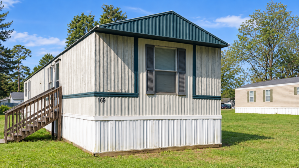 Photo 1 of 2 of home located at 169 Cocateil Lane Dunn, NC 28334