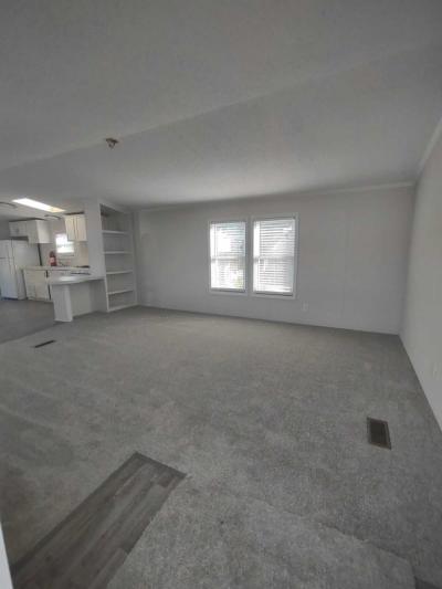 Photo 5 of 16 of home located at 221 Dumaire Dr. #652 White Lake, MI 48383