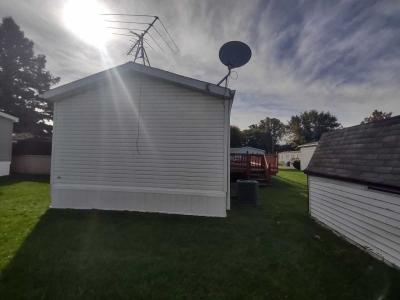 Photo 4 of 16 of home located at 221 Dumaire Dr. #652 White Lake, MI 48383