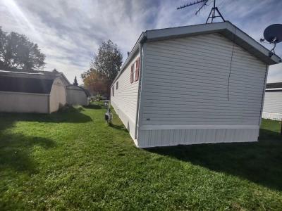 Photo 3 of 16 of home located at 221 Dumaire Dr. #652 White Lake, MI 48383