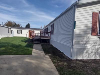 Photo 2 of 16 of home located at 221 Dumaire Dr. #652 White Lake, MI 48383