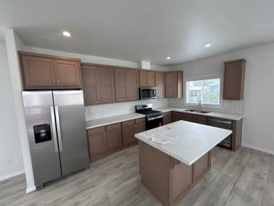Photo 4 of 16 of home located at 17225 Valley Blvd. #27W Fontana, CA 92337