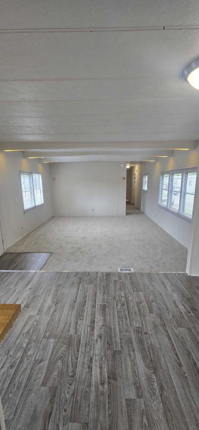 Photo 5 of 19 of home located at 414 Lancelot Pl. #48 Lansing, MI 48906