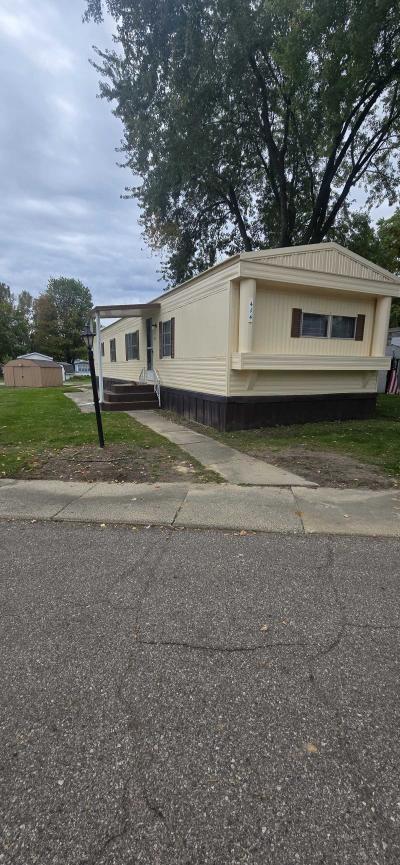 Photo 2 of 19 of home located at 414 Lancelot Pl. #48 Lansing, MI 48906