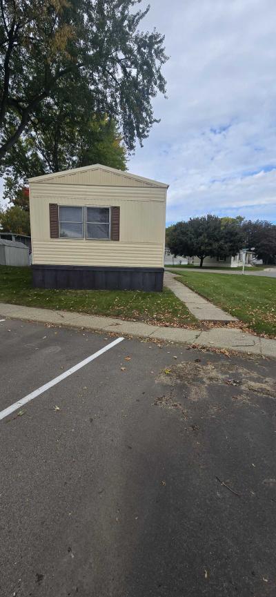 Photo 1 of 19 of home located at 414 Lancelot Pl. #48 Lansing, MI 48906
