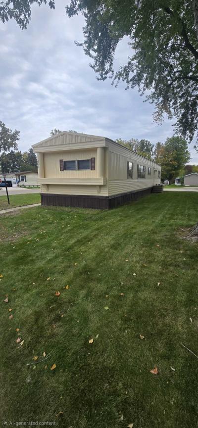 Photo 3 of 19 of home located at 414 Lancelot Pl. #48 Lansing, MI 48906