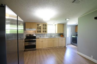Photo 4 of 14 of home located at 2507 NW 21st Terrace Lot 81 Boynton Beach, FL 33436