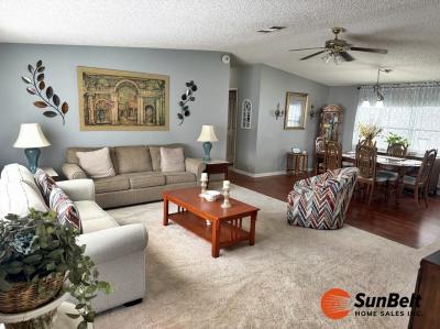 Photo 3 of 35 of home located at 509 Old Colony Road Leesburg, FL 34748