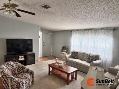Photo 5 of 35 of home located at 509 Old Colony Road Leesburg, FL 34748