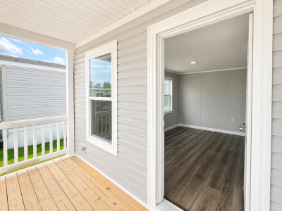 Photo 1 of 52 of home located at 4000 E 134th Street #26-S Chicago, IL 60633