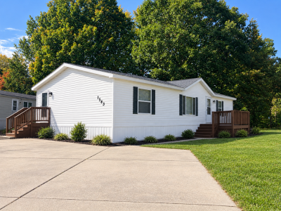 Mobile Home at 1343 Sweet Bay Elkhart, IN 46514