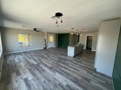 Photo 5 of 20 of home located at 2401 W Southern Ave Lot 129 Tempe, AZ 85282