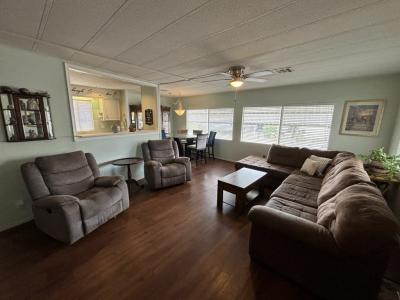 Photo 5 of 20 of home located at 2401 W Southern Ave Lot 194 Tempe, AZ 85282
