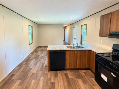 Photo 4 of 17 of home located at 76 Tower Manor Cir E Auburndale, FL 33823