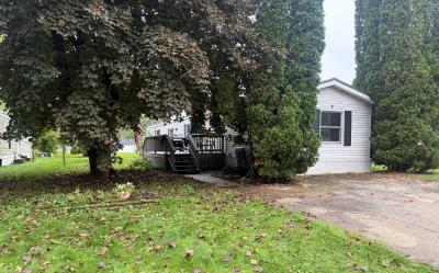 Mobile Home at 4 Northwood Village New London, WI 54961