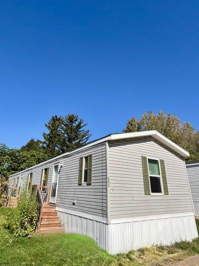 Photo 2 of 24 of home located at 242 Kathy Circle Jackson, MI 49202