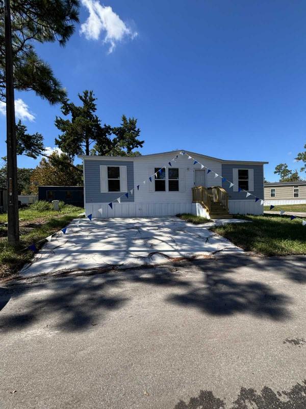 Photo 1 of 2 of home located at 5291 Collins Road, #303, Jacksonville, Fl 32244 Jacksonville, FL 32244