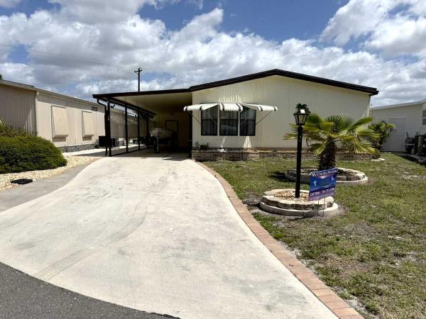 Photo 1 of 2 of home located at 10 Moss Ct Palmetto, FL 34221