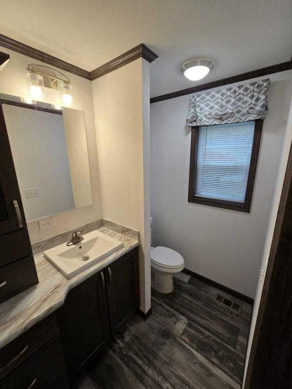 Commodore Sapphire Mobile Home