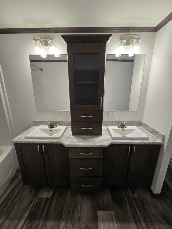 Commodore Sapphire Mobile Home