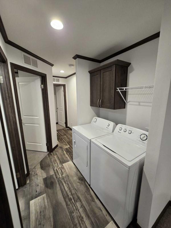Commodore Sapphire Mobile Home