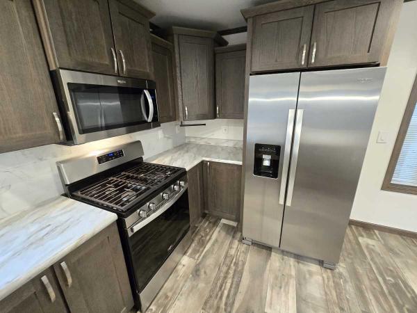 Commodore Sapphire Mobile Home