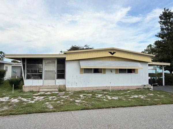 Photo 1 of 2 of home located at 181 Lakeview Drive Leesburg, FL 34788