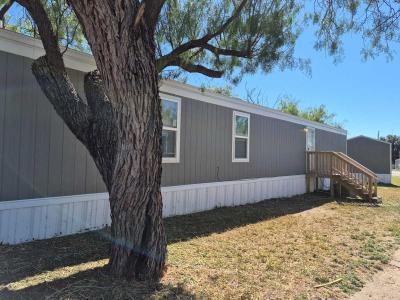 Photo 2 of 11 of home located at 2501 Martin Luther King Dr #703 San Angelo, TX 76903