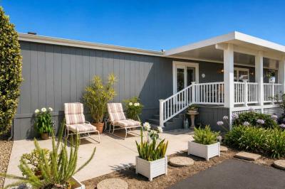 Photo 4 of 20 of home located at 16222 Monterey Ln #91 Huntington Beac, CA 92649