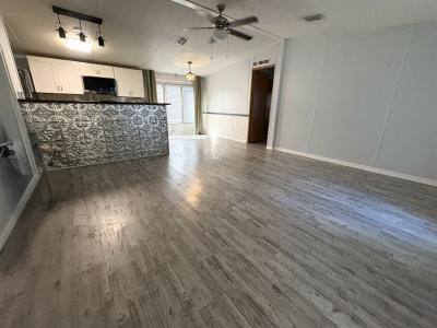Photo 5 of 10 of home located at 324 Winter Garden Ct. Lake Alfred, FL 33850