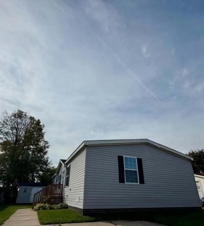 Photo 2 of 10 of home located at 1858 Laurel St Newport, MI 48166