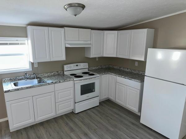 2005 Clayton Homes Inc Mobile Home For Sale