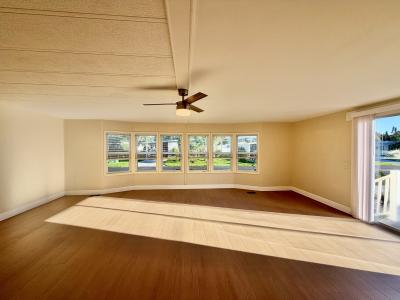 Photo 4 of 20 of home located at 5836 Danbury Lane Lot 123 Sarasota, FL 34233