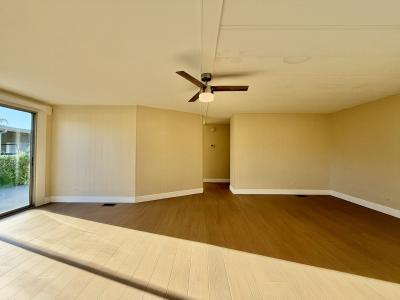 Photo 5 of 20 of home located at 5836 Danbury Lane Lot 123 Sarasota, FL 34233