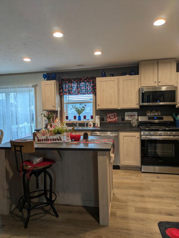 2025 Clayton 725 95AUR28603AH25S  Home