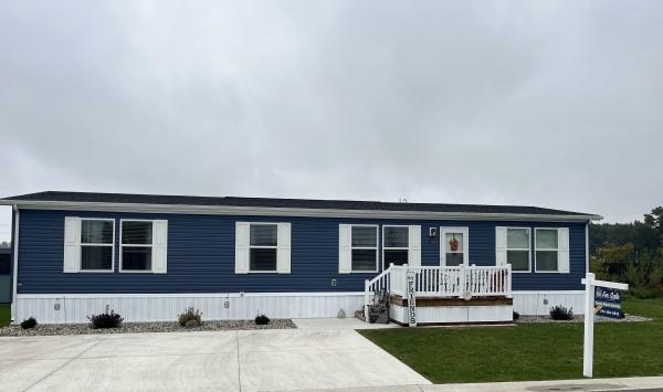 2025 Clayton 725 95AUR28603AH25S  Home