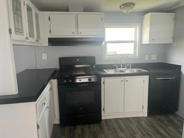 1999 Four Seasons 15 Mobile Home For Sale