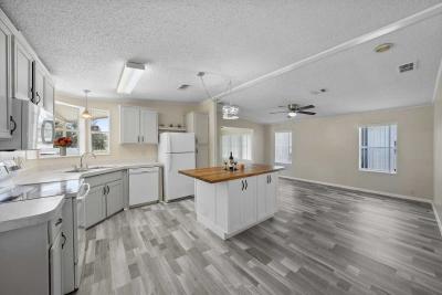 Mobile Home at 933 SE Lillian Street Crystal River, FL 34429