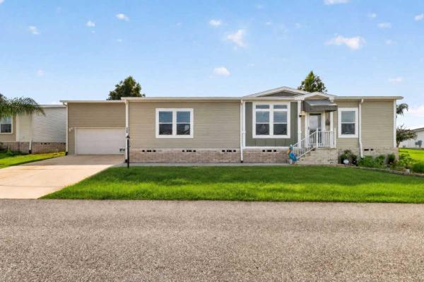 Photo 1 of 2 of home located at 434 Watson Drive Lady Lake, FL 32159