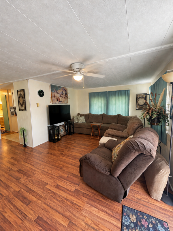 1971 2BD/1.5BA Mobile Home