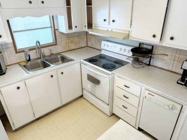 1972 AGE 40+ PARK Mobile Home