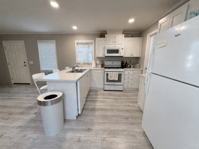 Photo 4 of 11 of home located at 2216 Evergreen St Wixom, MI 48393