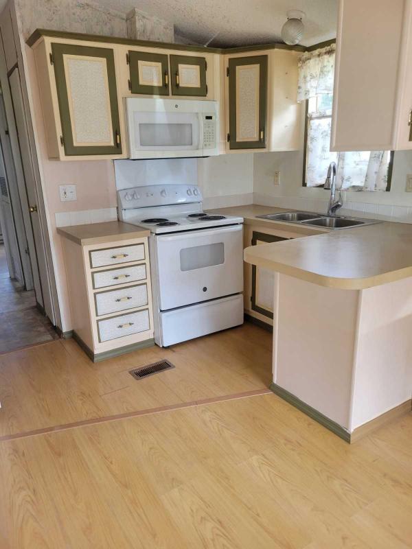 Photo 1 of 2 of home located at 1720 NW 38th Ave Ocala, FL 34482