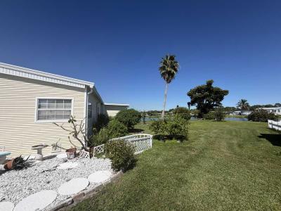 Photo 3 of 40 of home located at 823 Calamondin Ct North Fort Myers, FL 33917
