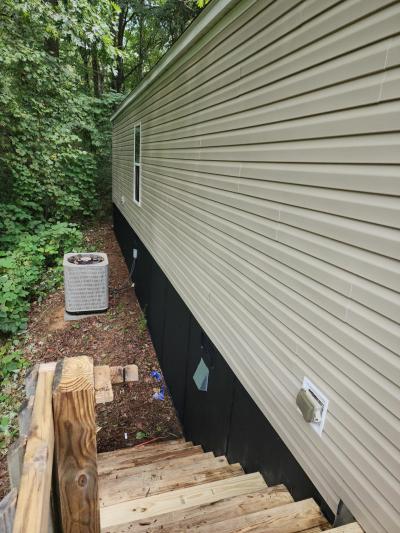 Photo 2 of 24 of home located at 232 Ashley Dr Walhalla, SC 29691