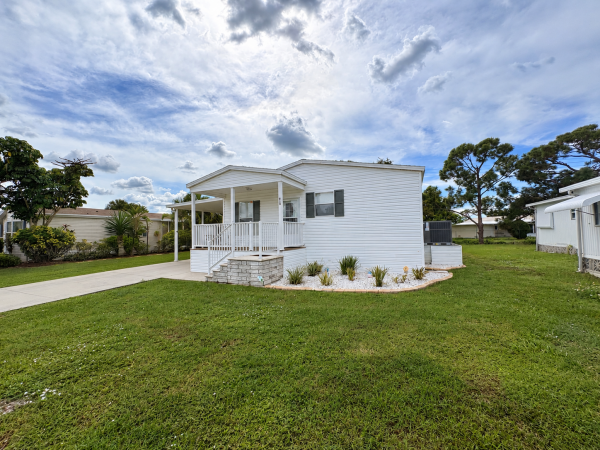Photo 1 of 2 of home located at 213 Sonnet Lane North Fort Myers, FL 33903